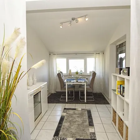 Panorama Gohren: Seaside Retreat With Access Goehren (Ruegen)