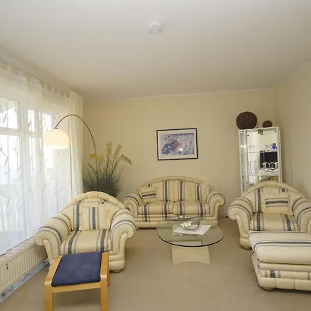 Panorama Gohren: Seaside Retreat With Access Apartment *