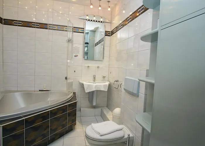 Panorama 11 Mit Sauna- Und Schwimmbadnutzung Im Ahoi Sellin